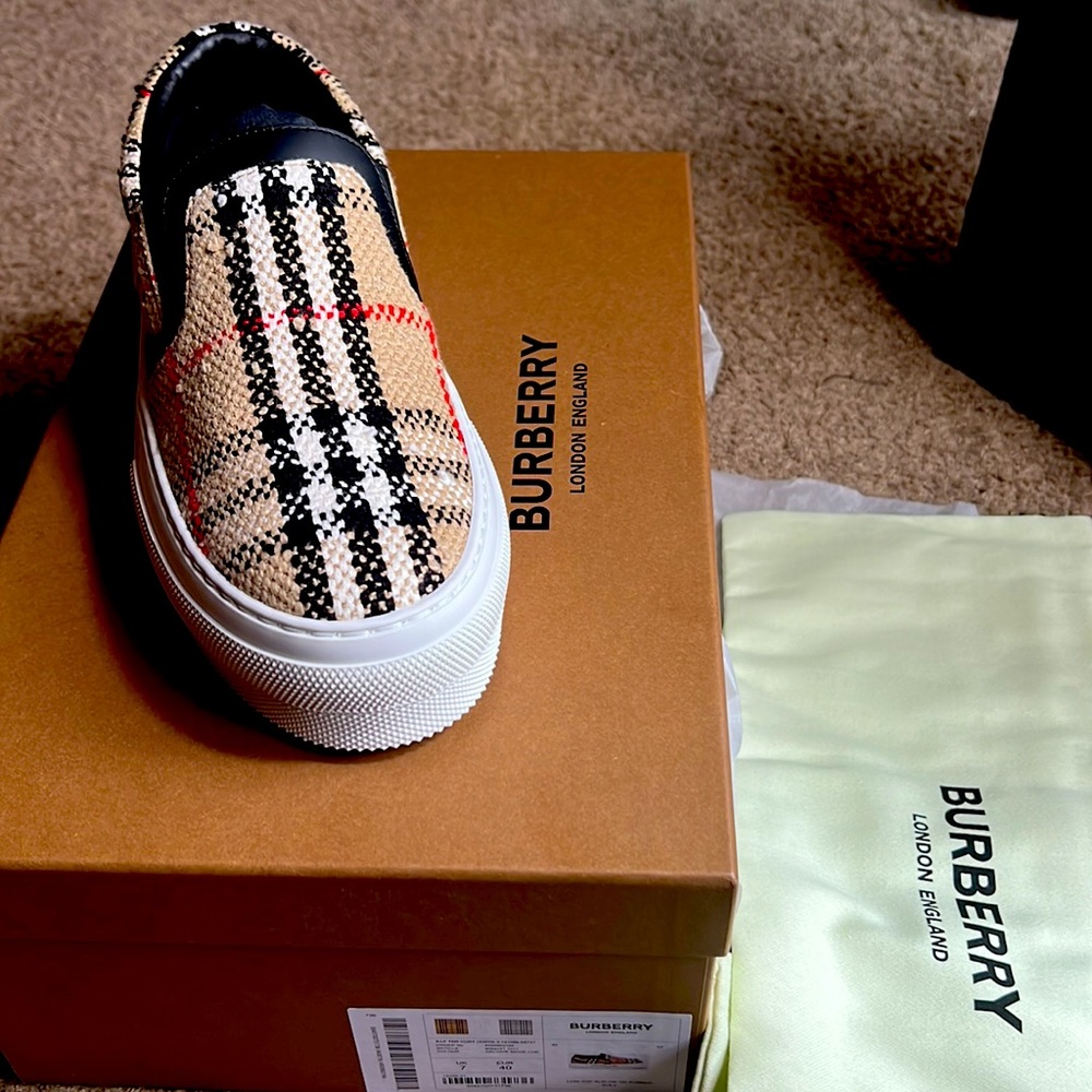 BURBERRY SNEAKERS / SLIP-ON / LOAFERS FOR WOMEN. EU SIZE 40; UK 7. - Picture 5 of 9